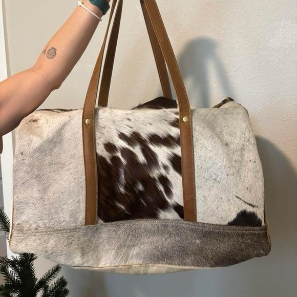 Brown and White Cowhide duffle Bag - Picture 3 of 3